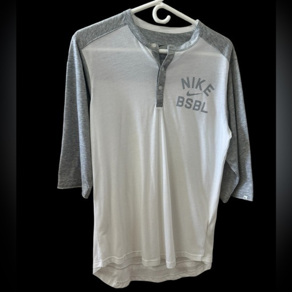 Nike Baseball 1/2 sleeve tee- Men’s Medim